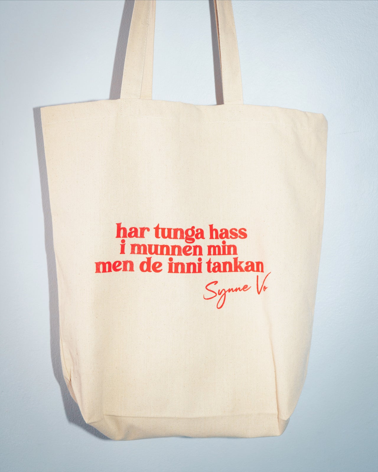 Har tunga hass i munnen min, men de inni tankan totebag