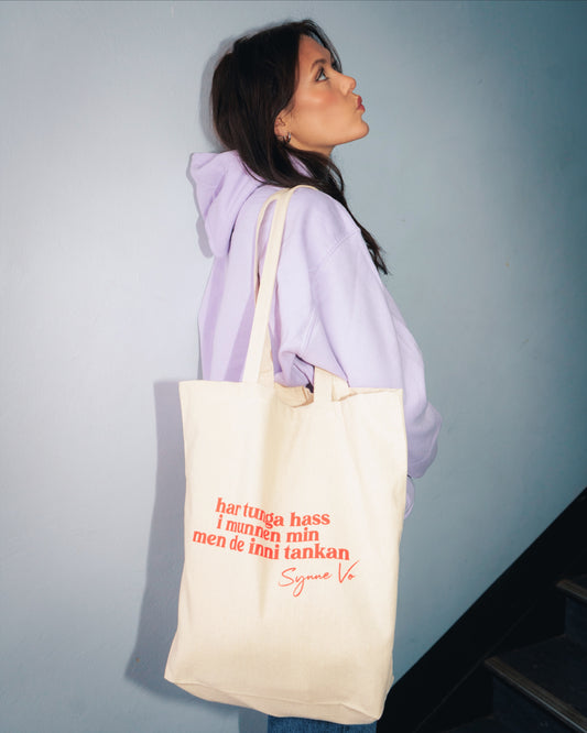 Har tunga hass i munnen min, men de inni tankan totebag