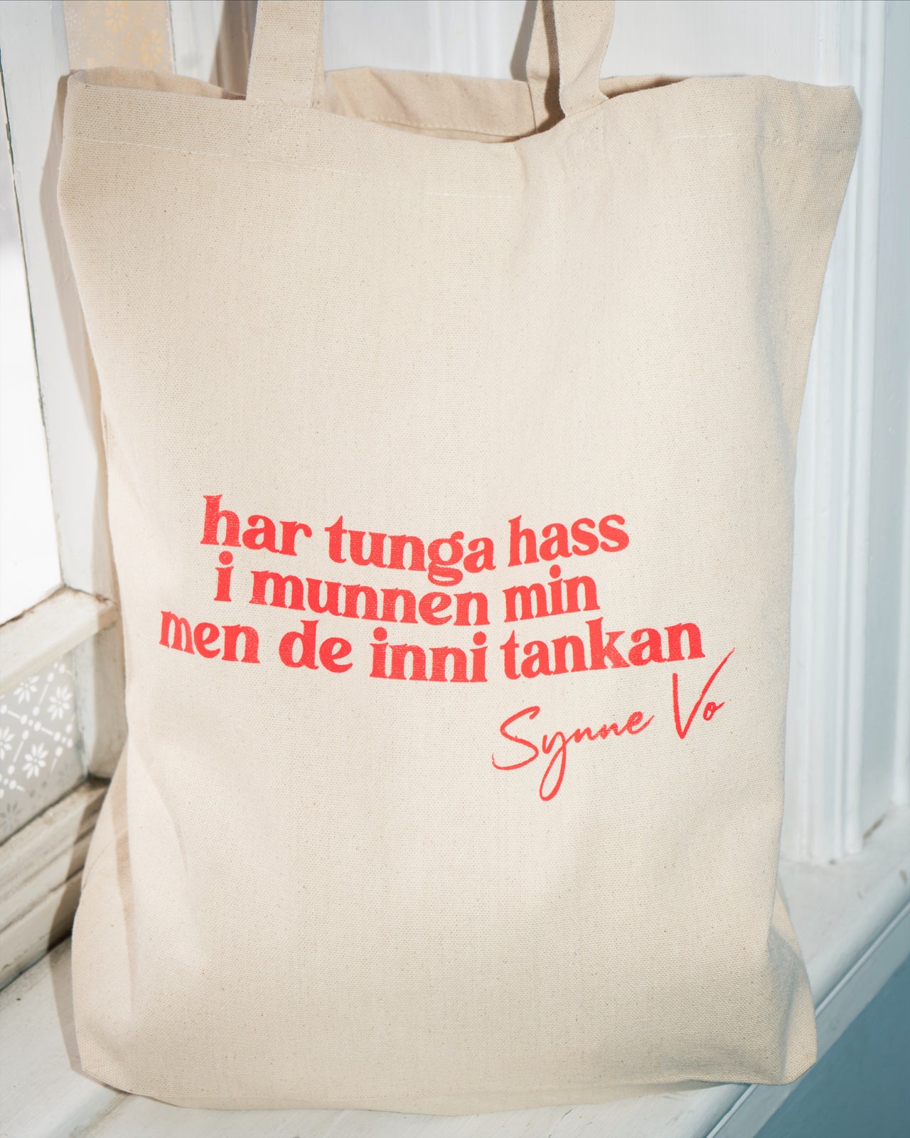 Har tunga hass i munnen min, men de inni tankan totebag
